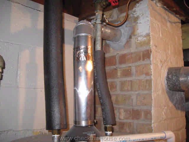 Aluminum water heater vent pipe section is not permitted
